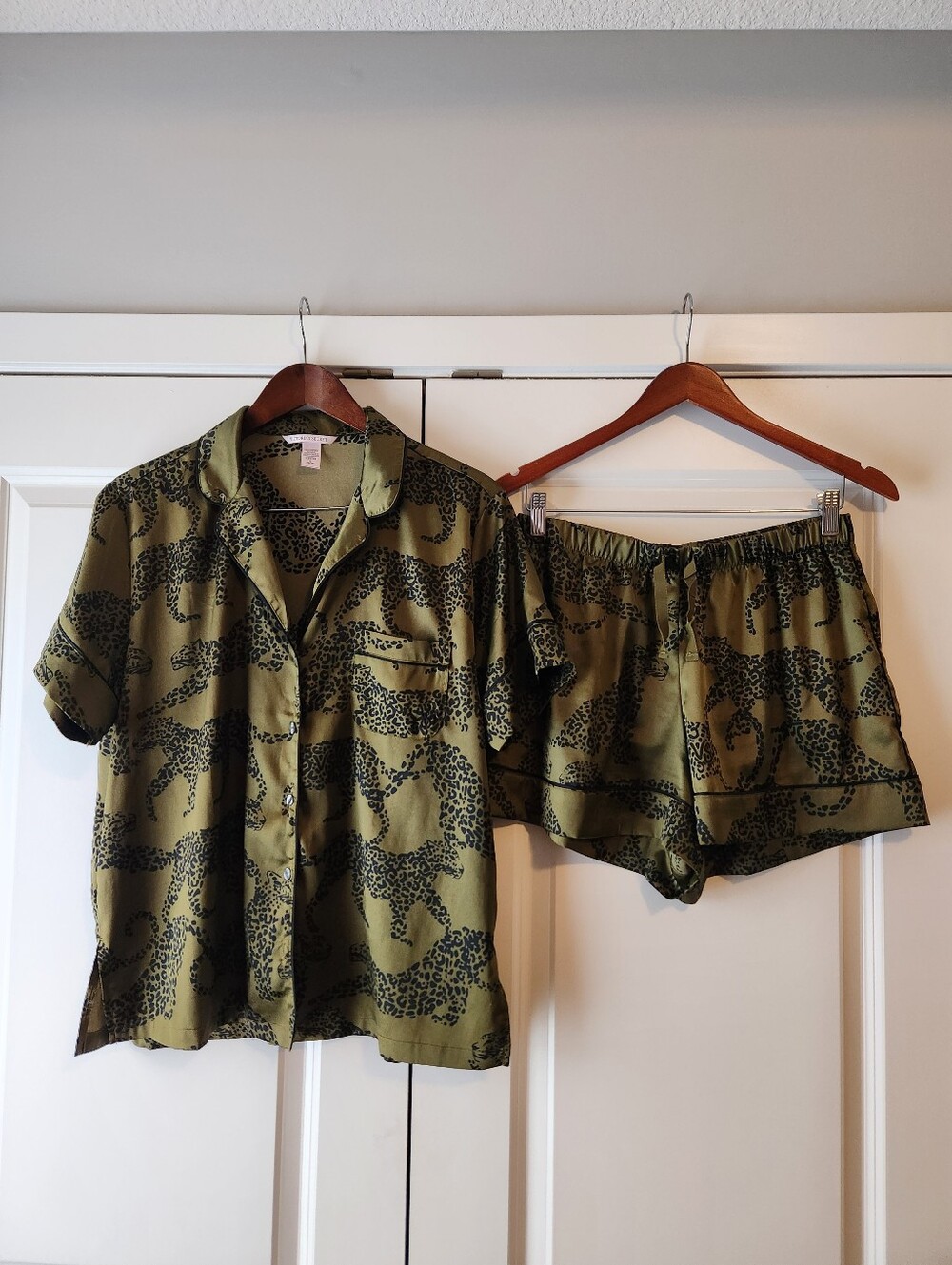 Pajama Set - Picture 2 of 7